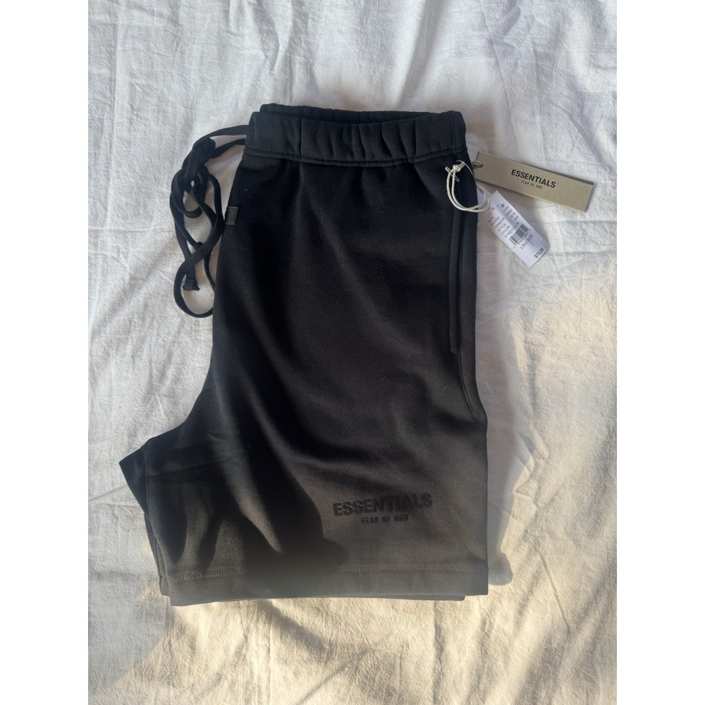 Essentials Shorts  Stretch Limo in Size Large  (NEW WITH TAGS + BAG)